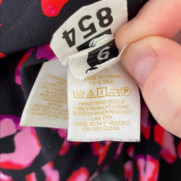 Kate spade silk patterned blouse size 8 - Picture 4 of 4